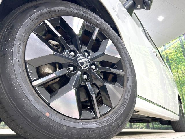 �y����16�C���`�A���~�z�C�[���z�O�ςɃ}�b�`���������A���~�z�C�[���𑕒����Ă���܂��B�e��ЊO�A���~�z�C�[����A�X�^�b�h���X�^�C�����戵�����Ă���܂��B���񂲑��k����������