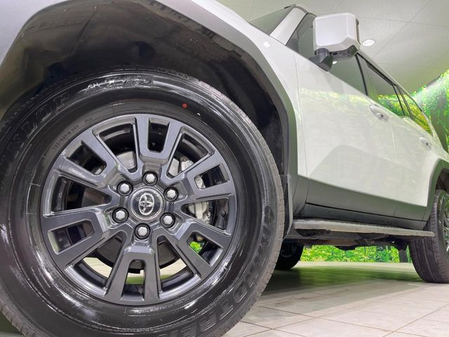 �y����18�C���`�A���~�z�C�[���z�O�ςɃ}�b�`���������A���~�z�C�[���𑕒����Ă���܂��B�e��ЊO�A���~�z�C�[����A�X�^�b�h���X�^�C�����戵�����Ă���܂��B���񂲑��k����������