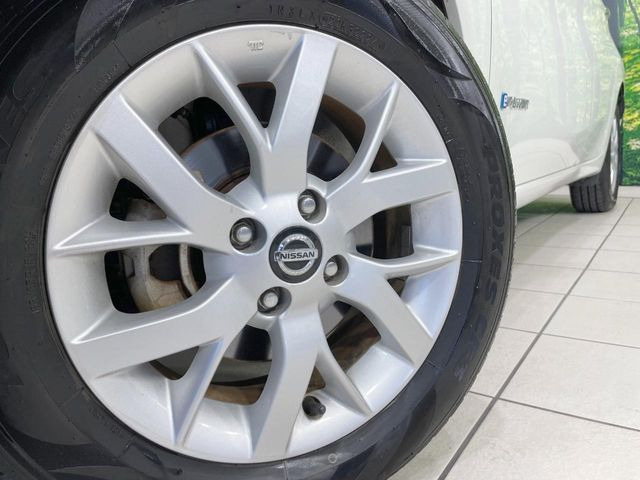 �y����15�C���`�A���~�z�C�[���z�O�ςɃ}�b�`���������A���~�z�C�[���𑕒����Ă���܂��B�e��ЊO�A���~�z�C�[����A�X�^�b�h���X�^�C�����戵�����Ă���܂��B���񂲑��k����������