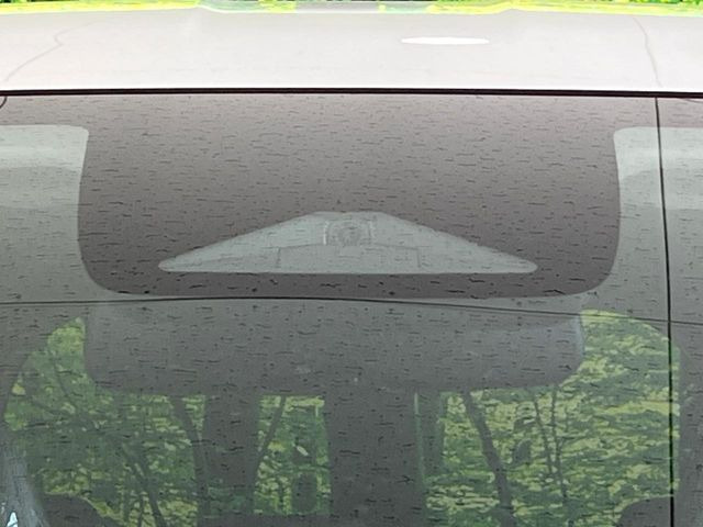 �y�z���_�Z���V���O�z���s���ɑO���̎ԗ�����F�����A�Փ˂������Ȏ��͌x��ƃu���[�L�ŏՓˉ���Ɣ�Q�y�����A�V�X�g�B�����S�Ƀh���C�u�����y���݂��������܂��B