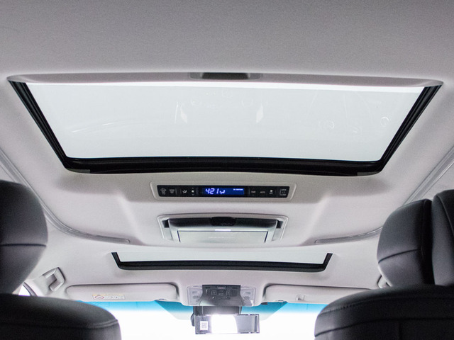 ★ツインサンルーフ★希少装備を装着!開放的な空間をお楽しみください!