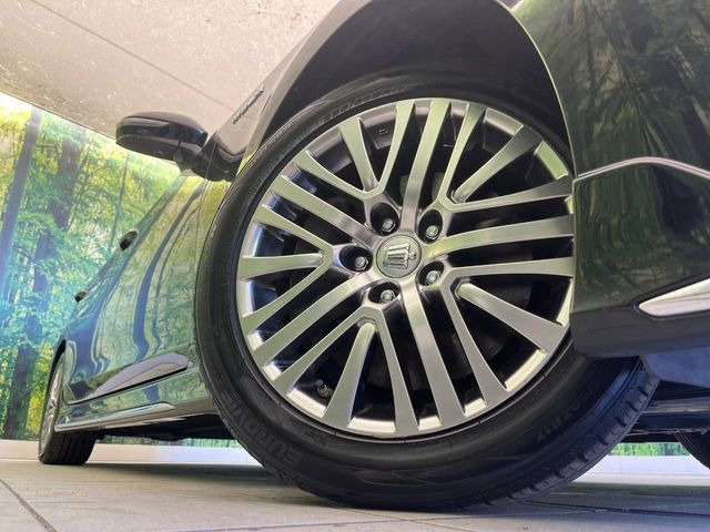 �y����17�C���`�A���~�z�C�[���z�O�ςɃ}�b�`���������A���~�z�C�[���𑕒����Ă���܂��B�e��ЊO�A���~�z�C�[����A�X�^�b�h���X�^�C�����戵�����Ă���܂��B���񂲑��k����������