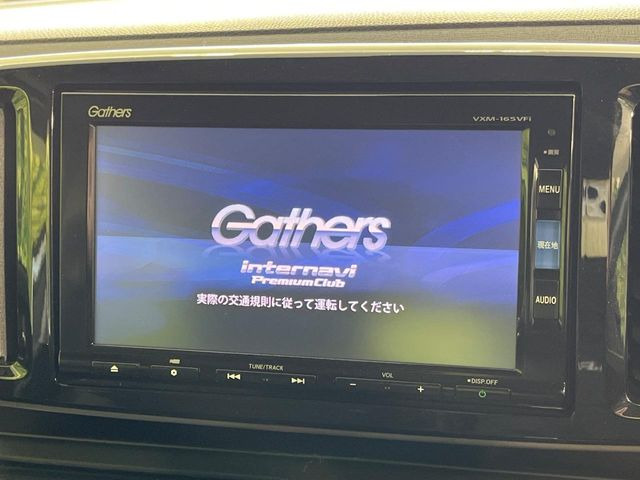 �y�����i�r�z�l�C�̏����i�r�𑕔����Ă���܂��B�i�r�̎g���₷���͂������A�I�[�f�B�I�@�\���[��!�L�����v�◷�s�͂������A�ʋ΂┃�����ȂǕ��i�̃h���C�u���y�����Ȃ�͂���