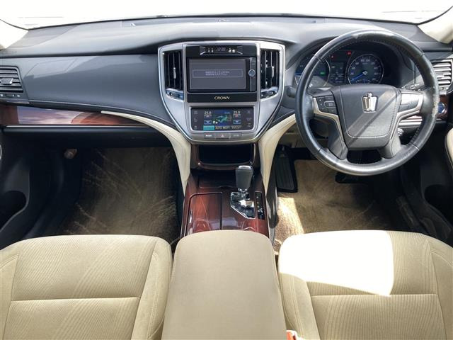 クラウンハイブリッド 2.5 ロイヤル