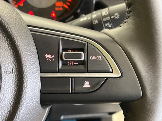 �y�N���[�Y�R���g���[���z�������H�����N���N���s�B�A�N�Z���𗣂��Ă���葬�x�ő��s���ł��A�������^�]���̕��S���y��!�����E�������ȒP�ȃX�C�b�`����Œ����ł��܂��B