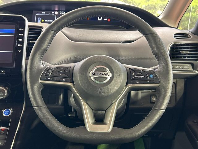 �y�����v�����X�e�A�����O�z�㎿�Ȋv���g�p���邱�ƂŁA��ɂ����������݂ƂĂ��^�]���₷���n���h���ł���