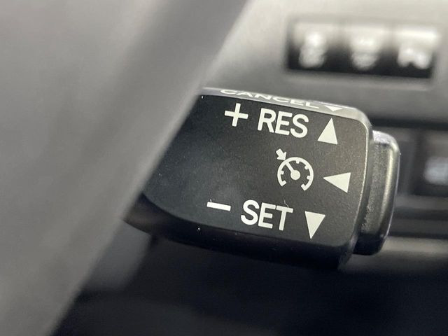 �y�N���[�Y�R���g���[���z�������H�����N���N���s�B�A�N�Z���𗣂��Ă���葬�x�ő��s���ł��A�������^�]���̕��S���y��!�����E�������ȒP�ȃX�C�b�`����Œ����ł��܂��B