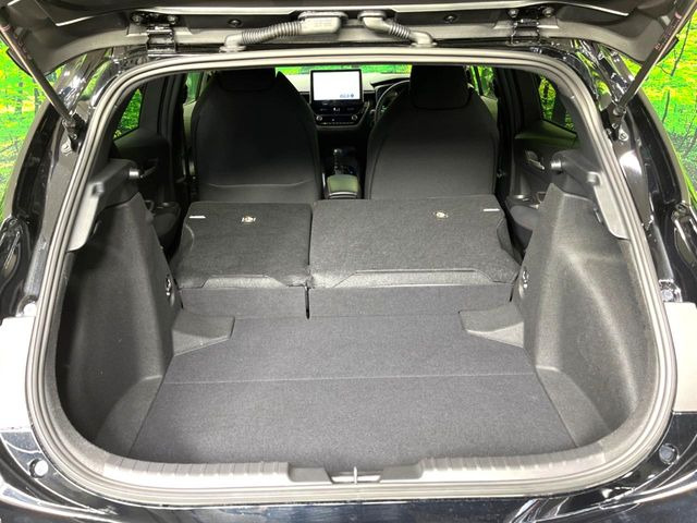 ���i�̂���������ʋ΁A���}���ɏ\���ȉ׎��X�y�[�X���m�ۂ��Ă���܂��B�Z�J���h�V�[�g��|���ƁA�傫�ȉו��̐ύڂ��\�ł���