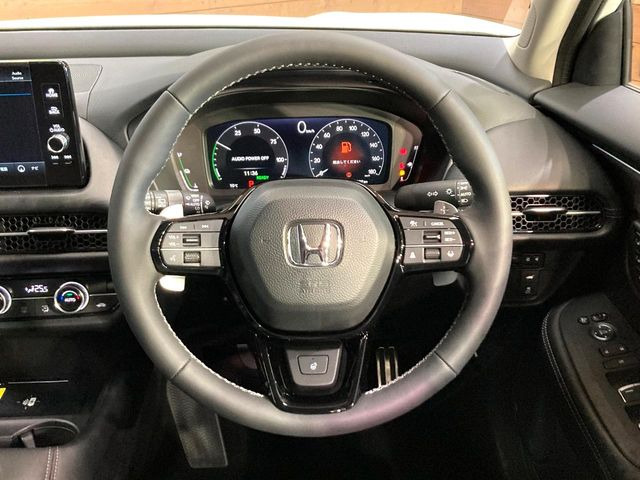 �y�����v�����X�e�A�����O�z�㎿�Ȋv���g�p���邱�ƂŁA��ɂ����������݂ƂĂ��^�]���₷���n���h���ł���