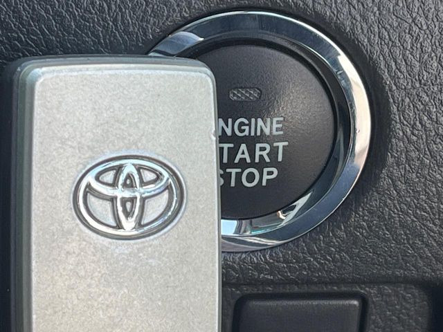 �y�X�}�[�g�L�[�z�J�o����|�P�b�g�ɓ��ꂽ�܂܂ł��h�A�̎{���E�������\�ȃX�}�[�g�L�[�𑕔��B�G���W���̃I���E�I�t�����J�M�����o���K�v����������Ƃ��Ă��֗��ł���