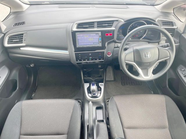 フィット1.5 ハイブリッド Fパッケージ