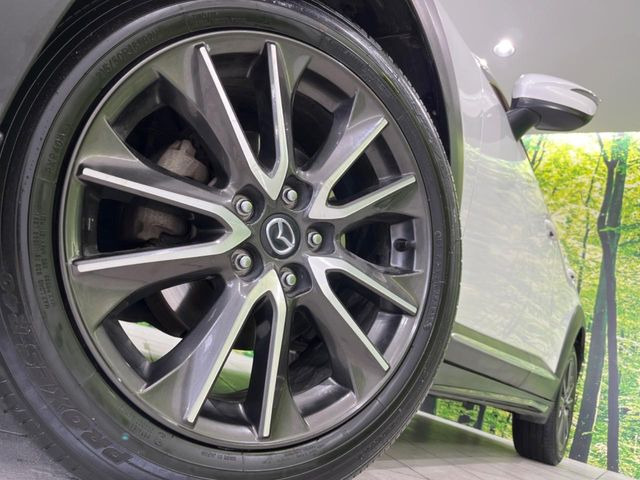 �y�����A���~�z�C�[���z�O�ςɃ}�b�`���������A���~�z�C�[���𑕒����Ă���܂��B�e��ЊO�A���~�z�C�[����A�X�^�b�h���X�^�C�����戵�����Ă���܂��B���񂲑��k����������