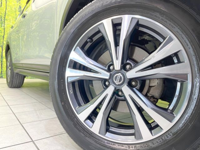�y����18�C���`�A���~�z�C�[���z�O�ςɃ}�b�`���������A���~�z�C�[���𑕒����Ă���܂��B�e��ЊO�A���~�z�C�[����A�X�^�b�h���X�^�C�����戵�����Ă���܂��B���񂲑��k����������