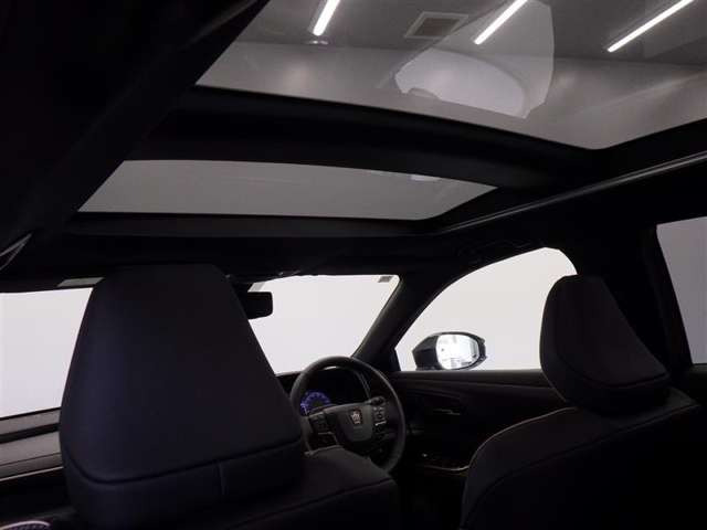 クラウンスポーツ2.5 Z E-Four 4WD