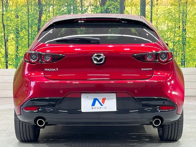 安心の最長10年・走行無制限保証(有償)をご用意。保証内容も充実はもちろん、無料点検&オイル交換や、年中無休の全国・24時間ロードサービスも付帯されておりますのでご安心下さい。