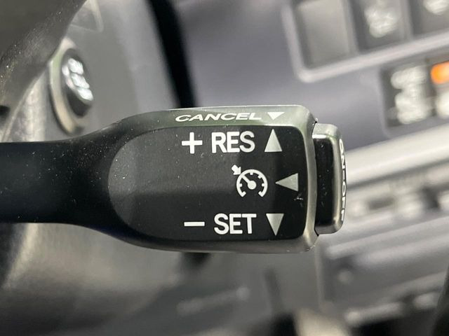 �y�N���[�Y�R���g���[���z�������H�����N���N���s�B�A�N�Z���𗣂��Ă���葬�x�ő��s���ł��A�������^�]���̕��S���y��!�����E�������ȒP�ȃX�C�b�`����Œ����ł��܂��B