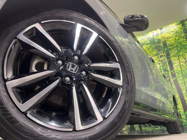 �y����16�C���`�A���~�z�C�[���z�O�ςɃ}�b�`���������A���~�z�C�[���𑕒����Ă���܂��B�e��ЊO�A���~�z�C�[����A�X�^�b�h���X�^�C�����戵�����Ă���܂��B���񂲑��k����������