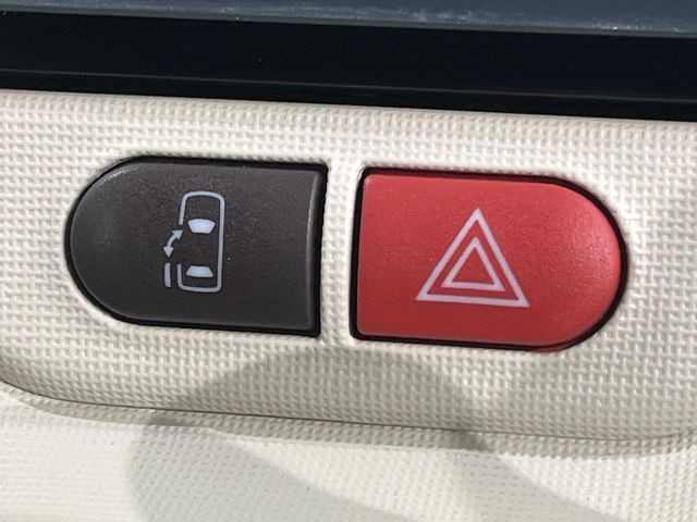 �y�p���[�X���C�h�h�A�z�X�}�[�g�L�[��^�]�Ȃ̃X�C�b�`�ŃX���C�h�h�A�̊J���\���d��������͂����ăh�A���J����K�v�������A���������q�l�ł��A�d���ו��������Ă��鎞�����N�ɊJ���߂ł��܂���