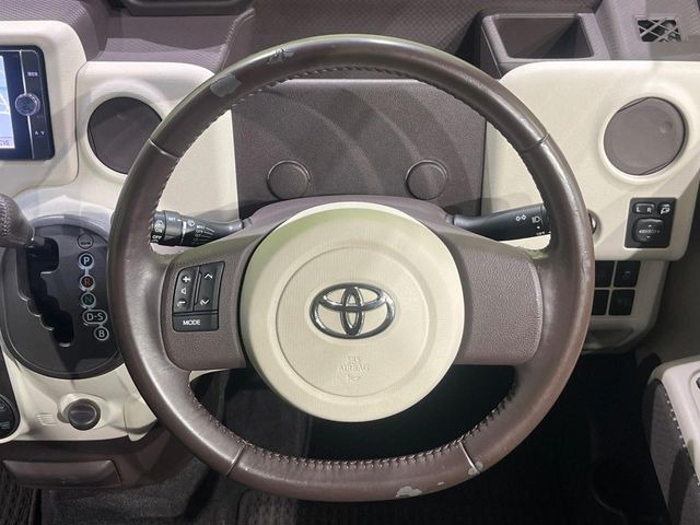 �y�����v�����X�e�A�����O�z�㎿�Ȋv���g�p���邱�ƂŁA��ɂ����������݂ƂĂ��^�]���₷���n���h���ł���