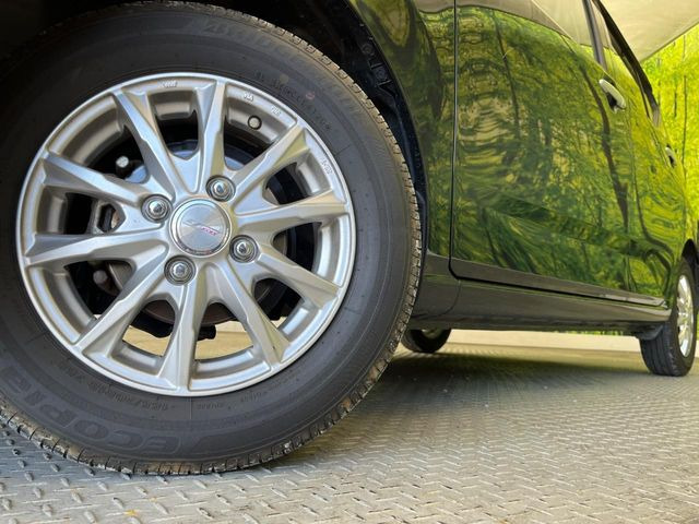 �y�C���`�A���~�z�C�[���z�O�ςɃ}�b�`�����A���~�z�C�[���𑕒����Ă���܂��B�e��A���~�z�C�[����A�X�^�b�h���X�^�C�����戵�����Ă���܂��B���񂲑��k����������