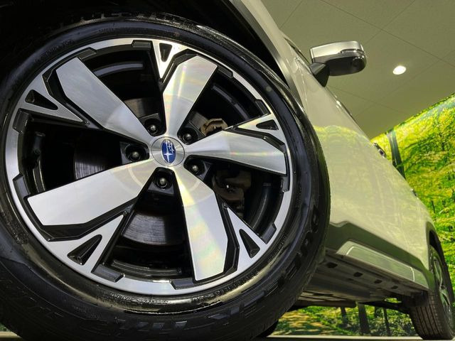 �y����18�C���`�A���~�z�C�[���z�O�ςɃ}�b�`���������A���~�z�C�[���𑕒����Ă���܂��B�e��ЊO�A���~�z�C�[����A�X�^�b�h���X�^�C�����戵�����Ă���܂��B���񂲑��k����������