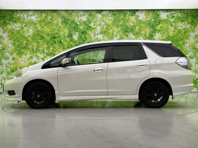 フィットシャトルハイブリッド1.3 ナビプレミアムセレクション