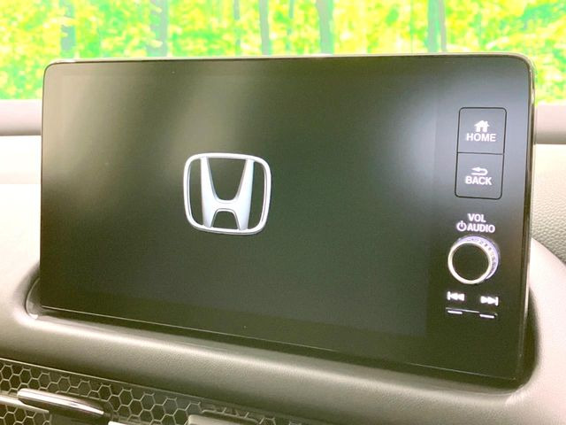 �y9�C���` �z���_�R�l�N�g�f�B�X�v���C�z���F���̍������ʃf�B�X�v���C�Ńi�r�̎g�p��A�������̃X�}�[�g�t�H���ƘA�g����bluetooth�ł̉��y�Đ����\�ł���