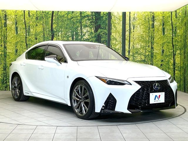 高透明度のガラス皮膜で撥水はもちろん、上質なツヤ・光沢を実現。紫外線や酸性雨から大切な愛車を保護し、色あせ・劣化を防止。「弾スプラッシュコート」、「弾プリミッサコート」からお選びいただけます。