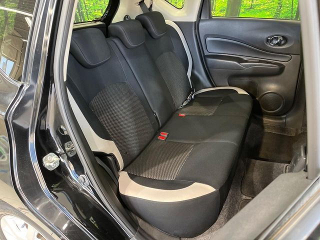 �R���p�N�g�J�[�ł����A�Z�J���h�V�[�g�͏\���ȍL����������K�ɂ���肢�������܂���V�[�g��|���đ傫�ȉו���ς񂾂�ƁA�p�r�̕����L��1��ł��B