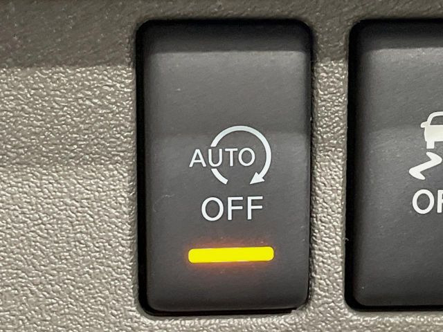 �y�A�C�h�����O�X�g�b�v�z�ԐM����a�؂Œ�Ԃ����ۂɃG���W�����~���A���ʂȔR���̏����}���܂��B�R��������ی�ɂȂ���@�\��G���W���̓u���[�L�𗣂��΍Ďn�����܂��B