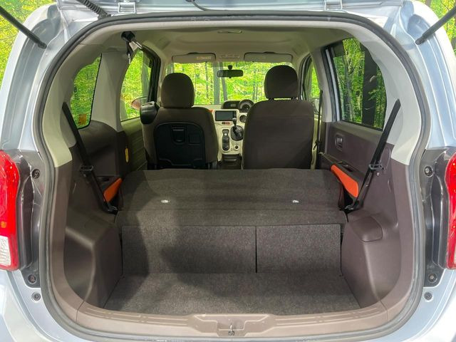 ���i�̂���������ʋ΁A���}���ɏ\���ȉ׎��X�y�[�X���m�ۂ��Ă���܂��B�Z�J���h�V�[�g��|���ƁA�傫�ȉו��̐ύڂ��\�ł���