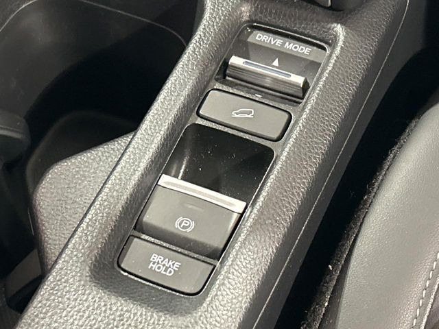 �y�I�[�g�u���[�L�z�[���h�z�M���҂���a�؂Œ�Ԏ��Ƀu���[�L���瑫�𗣂��Ă��A��~��Ԃ�ێ����Ă���܂��B�O�i����Ƃ��̓A�N�Z���𓥂߂Ύ����ŉ��������̂ň��S��X���^�]���y�ɂȂ�܂���