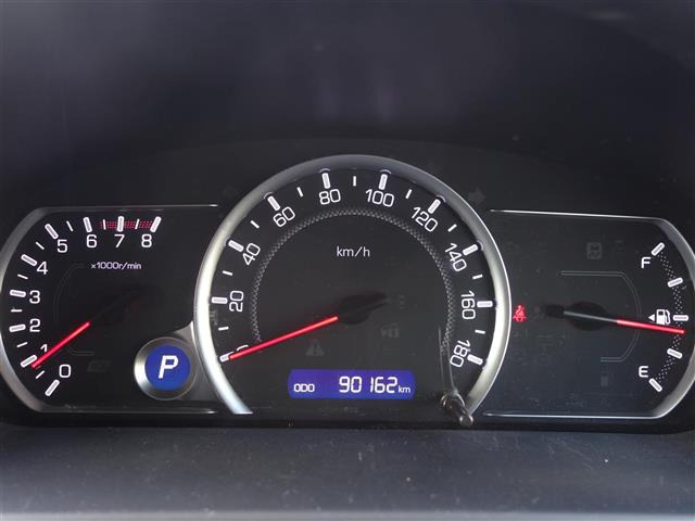 ヴォクシー2.0 V 4WD