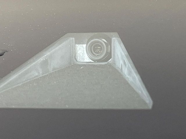 【プリクラッシュセーフティ】前方の車両等を検知し、衝突しそうな時は警報で注意を促し、ブレーキを踏む力をサポート。ブレーキを踏めなかった場合は衝突被害軽減ブレーキが作動、衝突回避をサポートします。