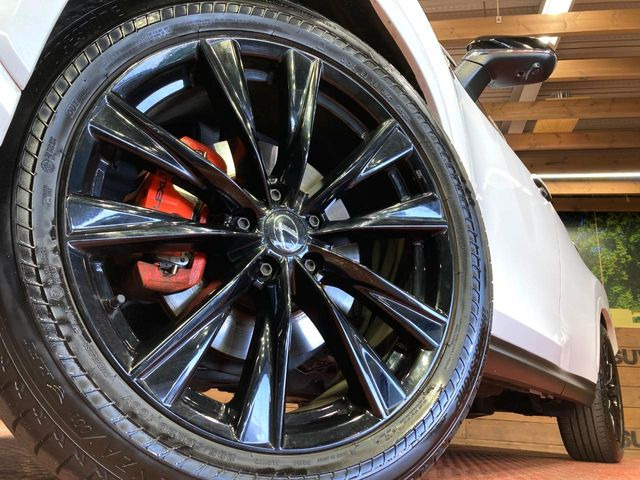 �y����20�C���`�A���~�z�C�[���z�O�ςɃ}�b�`���������A���~�z�C�[���𑕒����Ă���܂��B�e��ЊO�A���~�z�C�[����A�X�^�b�h���X�^�C�����戵�����Ă���܂��B���񂲑��k����������