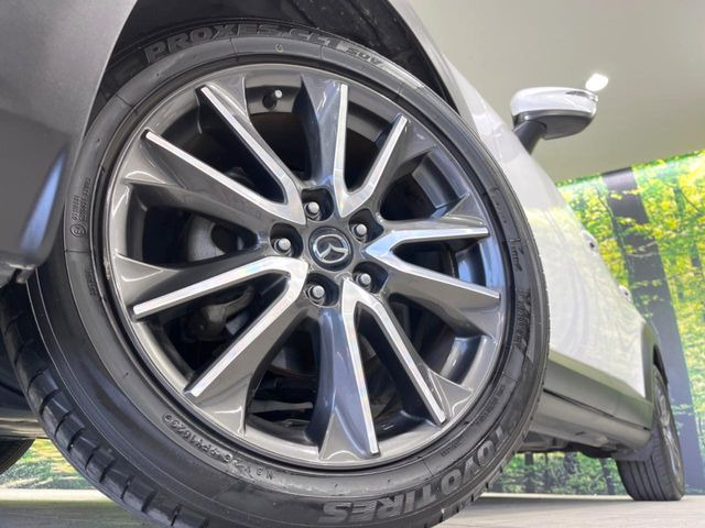 �y����18�C���`�A���~�z�C�[���z�O�ςɃ}�b�`���������A���~�z�C�[���𑕒����Ă���܂��B�e��ЊO�A���~�z�C�[����A�X�^�b�h���X�^�C�����戵�����Ă���܂��B���񂲑��k����������