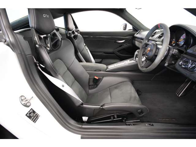 �� ���o��420�n�͂̃~�b�h�V�b�v���f���A��d�S�Ŏv�����܂܂Ƀ|���V�F�̃X�|�[�c�h���C�r���O�����y���ݒ����邨�Ԃł������܂��B