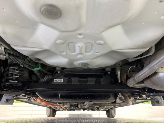 ��D�]�𒸂��Ă���܂��{�f�B�̒e�X�v���b�V���R�[�g���D�]��t���B�ʏ�̃K���X�R�[�g�ƈقȂ�A�ϋv�N��6�N�̖��@���K���X�R�[�e�B���O���A�{�f�B���L���C�ȏ�Ԃɕۂ��Ă���܂��B