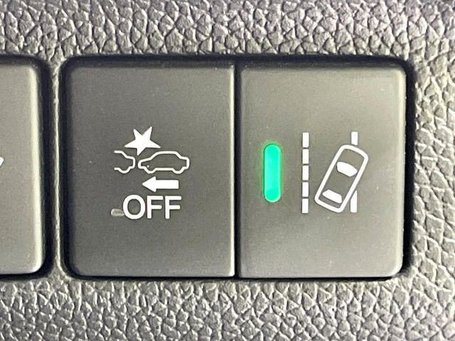 �y�z���_�Z���V���O�z���s���ɑO���̎ԗ�����F�����A�Փ˂������Ȏ��͌x��ƃu���[�L�ŏՓˉ���Ɣ�Q�y�����A�V�X�g�B�����S�Ƀh���C�u�����y���݂��������܂��B