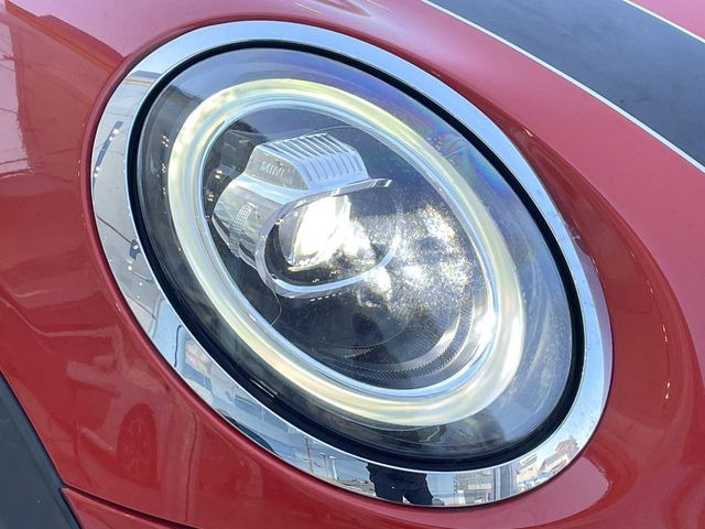 ��LED�w�b�h���C�g:��ԑ��s�����ǍD�Ȏ��E���m�ۂ����S���ĉ^�]�ł��鍂�P�xLED�w�b�h���C�g�𑕔�!�_�����x�������A����d�͂��}�����Ă��܂��B