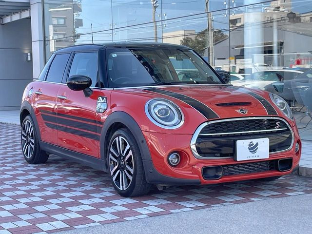 �������t�т̕ۏ؂̑��A���S�̍Œ�3�N�E���s�������ۏ�(�L��)�����p�ӁB�A���Ԃ����S���Ă��y���݂���������l�A�ۏؓ��e���[���͂������A�����_��&�I�C�������⃍�[�h�T�[�r�X���t�т��Ă���܂��B