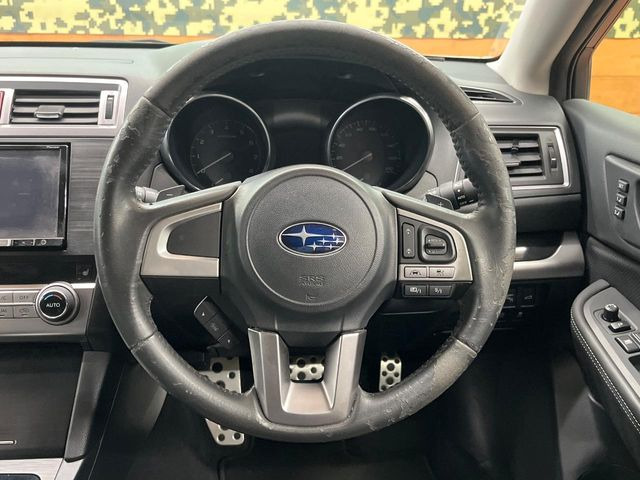 �y�����v�����X�e�A�����O�z�㎿�Ȋv���g�p���邱�ƂŁA��ɂ����������݂ƂĂ��^�]���₷���n���h���ł���