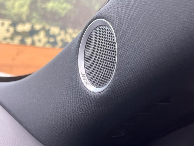 �yBOSE�T�E���h�V�X�e���z���[�J�[�I�v�V�����̍��i�ʃT�E���h�V�X�e���𓋍ځB��p�̃`���[�j���O���{���ꂽ�召�l�X�ȃX�s�[�J�[����ǎ��ȃT�E���h���t�ł��܂��B