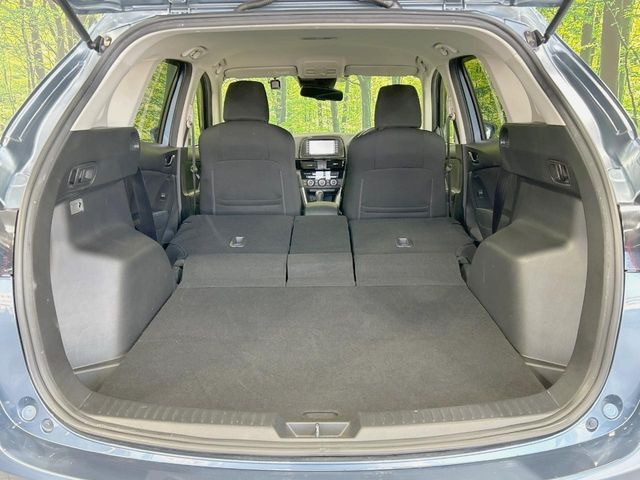 ���i�̂���������ʋ΁A���}���ɏ\���ȉ׎��X�y�[�X���m�ۂ��Ă���܂��B�Z�J���h�V�[�g��|���ƁA�傫�ȉו��̐ύڂ��\�ł���