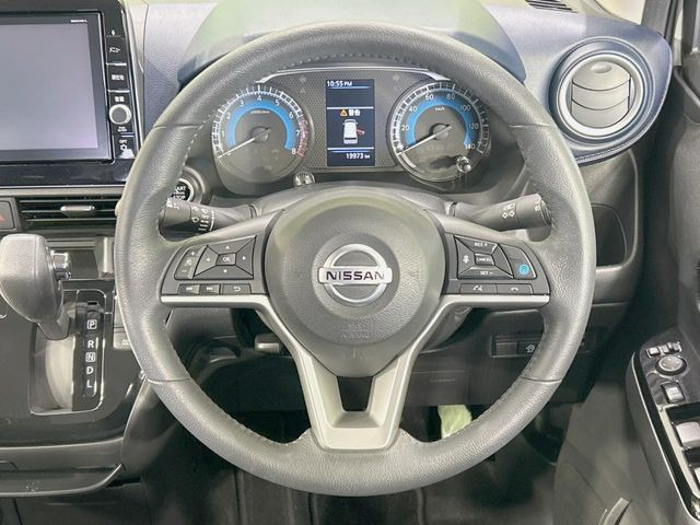 �y�����v�����X�e�A�����O�z�㎿�Ȋv���g�p���邱�ƂŁA��ɂ����������݂ƂĂ��^�]���₷���n���h���ł���