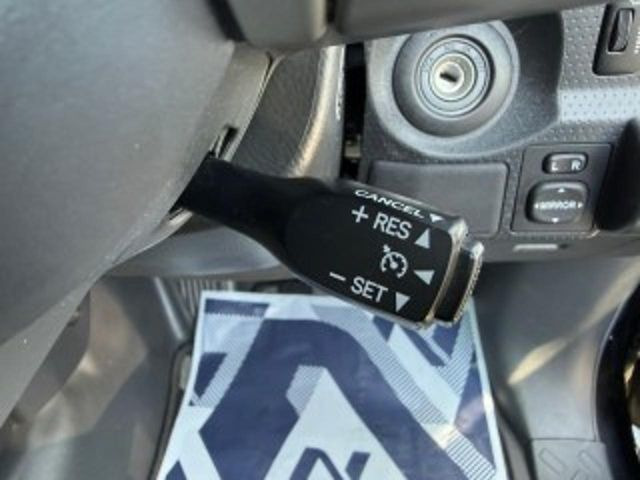 �y�N���[�Y�R���g���[���z�������H�����N���N���s�B�A�N�Z���𗣂��Ă���葬�x�ő��s���ł��A�������^�]���̕��S���y��!�����E�������ȒP�ȃX�C�b�`����Œ����ł��܂��B