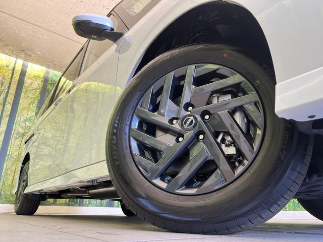 �y�����A���~�z�C�[���z�O�ςɃ}�b�`���������A���~�z�C�[���𑕒����Ă���܂��B�e��ЊO�A���~�z�C�[����A�X�^�b�h���X�^�C�����戵�����Ă���܂��B���񂲑��k����������