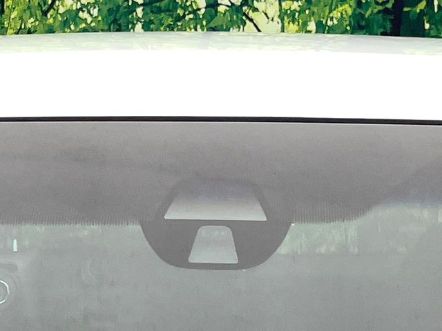 【シティブレーキアクティブシステム】低速走行中に前方の車両等を認識し、衝突しそうな時は警報とブレーキで衝突回避と被害軽減をアシスト。より安全にドライブをお楽しみいただけます。