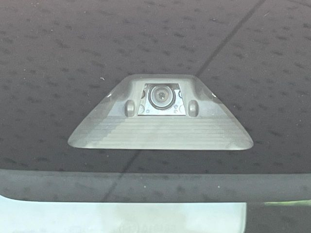 �y�X�}�[�g�A�V�X�g�z���s���ɑO���̎ԗ�����F�����A�Փ˂������Ȏ��͌x��ƃu���[�L�ŏՓˉ���Ɣ�Q�y�����A�V�X�g�B�����S�Ƀh���C�u�����y���݂��������܂��B