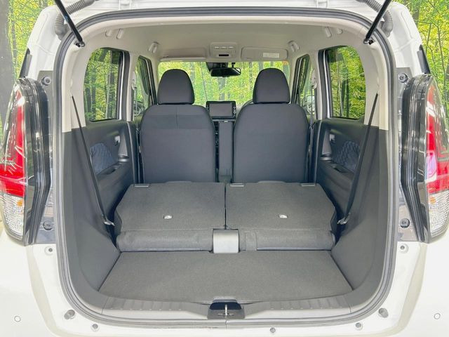 ���i�̂���������ʋ΁A���}���ɏ\���ȉ׎��X�y�[�X���m�ۂ��Ă���܂��B�Z�J���h�V�[�g��|���ƁA�傫�ȉו��̐ύڂ��\�ł���